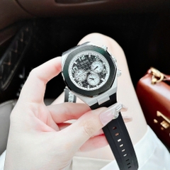 Guess Empire |Cặp Đôi |Mặt Tròn Đen |Đính Đá |Dây Cao Su |Size 46x38mm