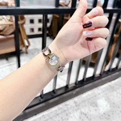 Guess Gia |Nữ Giới |Mặt Hình Bán Nguyệt |Lắc Tay Demi Vàng Gold |Máy Pin (Quartz) |Size 22mm