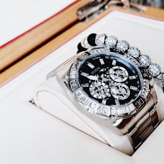 Guess Intrepid |Nam Giới |Đính Pha Lê Vuông |Dây Kim Loại Silver |Máy Pin (Quartz) |Size 46mm