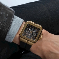 Guess Leo |Nam Giới |Mặt Vuông Vàng Gold |Dây Cao Su Đen |Máy Pin (Quartz) |Size 42mm
