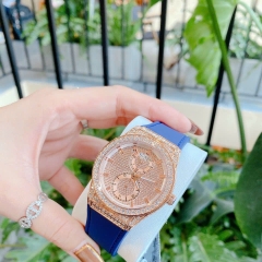 Guess Limelight |Nữ Giới |Đính Đá Rose Gold |Dây Sillicone Xanh |Máy Pin (Quartz) |Size 39mm
