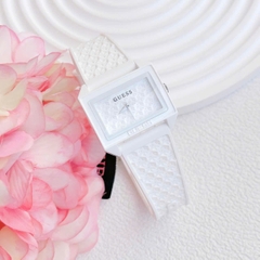 Guess Logo |Nữ Giới |Mặt Chữ Nhật |Dây Silicone Màu Trắng |Máy Pin (Quartz) |Size 33mm