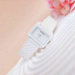 Guess Logo |Nữ Giới |Mặt Chữ Nhật |Dây Silicone Màu Trắng |Máy Pin (Quartz) |Size 33mm