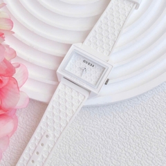 Guess Logo |Nữ Giới |Mặt Chữ Nhật |Dây Silicone Màu Trắng |Máy Pin (Quartz) |Size 33mm