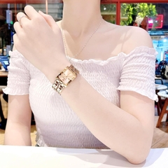 Guess Mod ID |Nữ Giới |6 Kim |Mặt Chữ Nhật |Dây Xích Rose Gold |Máy Pin (Quartz) |Size 24mm