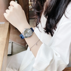 Guess Modern |Nữ Giới |Mặt Tròn Trắng |Dây Sillicone Xanh |Máy Pin (Quartz) |Size 36mm