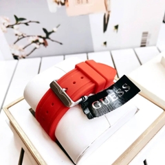 Guess Momentum |Nam Giới |Mặt Chronograph Đen |Dây Sillicone Đỏ |Máy Pin (Quartz) |Size 44mm