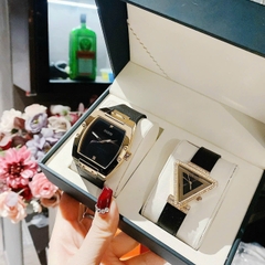 Guess Phoenix |Cặp Đôi |Mặt Tam Giác Vàng Gold |Dây Sillicone Đen |Size 43x34mm