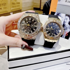 Guess Rigor |Cặp Đôi |Đính Đá Vàng Gold |Dây Cao Su Đen |Size 47x38mm