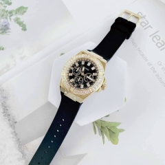 Guess Rigor Fashion |Nữ Giới |Vàng Gold |Dây Cao Su Đen |Máy Pin (Quartz) |Size 38mm