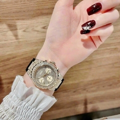 Guess Rigor |Nữ Giới |Full Đá Vàng Gold |Dây Sillicone Đen |Máy Pin (Quartz) |Size 39mm