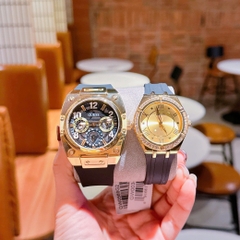Guess Vàng Gold |Cặp Đôi |Đính Đá |Dây Cao Su Màu Đen |Size 44x36mm