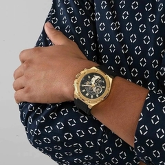 Guess Vàng Gold |Cặp Đôi |Mặt Tròn |Dây Sillicone Đen |Size 46x36mm