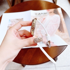 Guess Allara |Nữ Giới |Đính Đá Vàng Gold |Dây Sillicone Trắng |Máy Pin (Quartz) |Size 38mm
