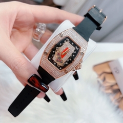 Hanboro Mặt Chữ Love |Nữ Giới |Đá Rose Gold |Dây Cao Su |Máy Pin (Quartz) |Size 32x36mm