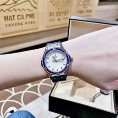 Hublot Geneve |Nữ Giới |Mặt Trắng |Đính Đá |Dây Silicone Xanh |Máy Pin (Máy Quartz) |Size 34mm