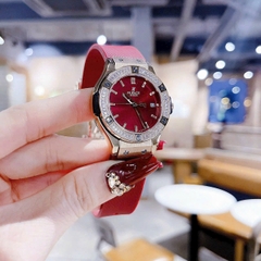 Hublot Geneve |Nữ Giới |Rose Gold |Đính Đá |Dây Silicone Đỏ |Máy Pin (Máy Quartz) |Size 34mm