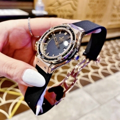 Hublot Geneve |Nữ Giới |Rose Gold |Đính Đá Đen |Dây Silicone |Máy Pin (Máy Quartz) |Size 34mm