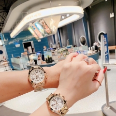 Michael Kors Bradshaw |Cặp Đôi |Mặt Trắng |Dây Kim Loại Vàng Gold |Máy Pin (Quartz) |Size 42x36mm