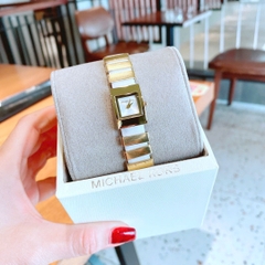 Micheal Kors Mini Darrington |Nữ Giới |Mặt Vuông |Vàng Gold |Dây Da Trắng |Máy Pin (Quartz) |Size 15mm