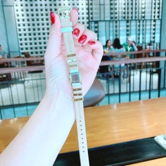 Micheal Kors Mini Darrington |Nữ Giới |Mặt Vuông |Vàng Gold |Dây Da Trắng |Máy Pin (Quartz) |Size 15mm