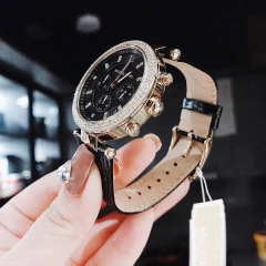 Micheal Kors Parker |Nữ Giới |Đính Đá Vàng Gold |Dây Da Màu Đen |Máy Pin (Quartz) |Size 39mm