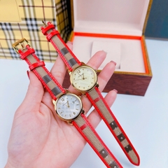 Burberry The Classic Round |Nữ Giới |Mặt Trắng |Dây Vải Bọc Da Đỏ |Máy Pin (Quartz) |Size 32mm