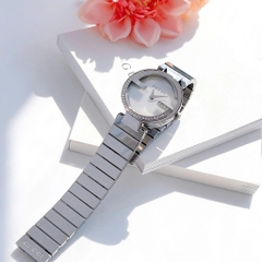 Gucci Interlocking Đính Đá |Nữ |Mặt Xà Cừ Trắng |Dây Kim Loại Silver |Máy Pin (Quartz) |Size 30mm