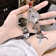 Gucci Interlocking |Nữ Giới |Mặt Đen |Đính Đá |Dây Kim Loại Silver |Máy Pin (Quartz) |Size 38mm