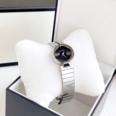 Gucci Interlocking |Nữ Giới |Mặt Đen |Dây Kim Loại Silver |Máy Pin (Quartz) |Size 29mm