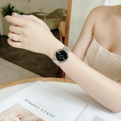 Gucci Interlocking |Nữ Giới |Mặt Tròn Đen |Dây Kim Loại Silver |Máy Pin (Quartz) |Size 36mm