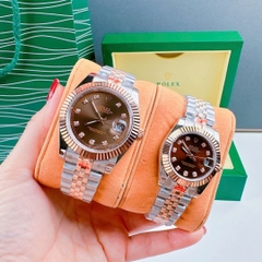 Rolex Niềng Khía |Cặp Đôi |Mặt Nâu |Dây Kim Loại Demi Rose Gold |Máy Pin (Máy Quartz) |Size 41x31mm