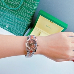 Rolex Niềng Khía |Nữ Giới |Mặt Nâu |Dây Kim Loại Demi Rose Gold |Máy Pin (Máy Quartz) |Size 31mm