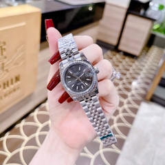Rolex Date Just |Nữ Giới |Mặt Xám |Đính Đá |Dây Kim Loại Silver |Máy Pin (Máy Quartz) |Size 31mm