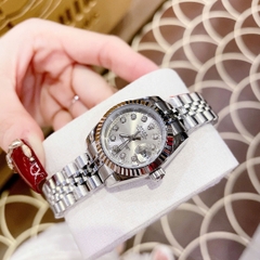 Rolex Date Just |Nữ Giới |Mặt Xám |Niềng Khía |Dây Kim Loại Silver |Máy Pin (Máy Quartz) |Size 28mm
