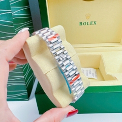 Rolex 2 Lịch |Nam Giới |Mặt Số La Mã |Xanh Dương |Niềng Khía |Dây Kim Loại |Máy Cơ (Automatic) |Size 41mm