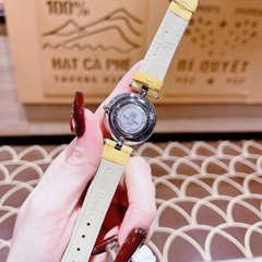Royal Crown Đính Đá Chạy |Nữ Giới |Silver |Dây Da Vàng |Máy Pin (Quartz) |Size 32mm