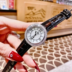 Royal Crown Đính Đá |Nữ Giới |Mặt Tròn |Khảm Trai |Dây Da Đen |Máy Pin (Quartz) |Size 34mm