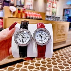 Royal Crown Đính Đá |Nữ Giới |Mặt Tròn |Khảm Trai |Dây Da Đỏ |Máy Pin (Quartz) |Size 34mm