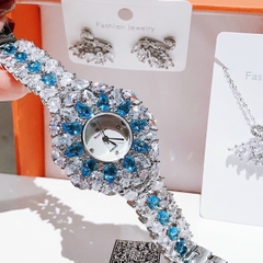 Royal Crown Đính Đá Xanh Dương |Nữ Giới |Tựa Bông Hoa |Lắc Tay Silver |Máy Pin (Quartz) |Size 36mm