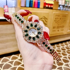 Royal Crown Đính Đá Xanh Lá |Nữ Giới |Tựa Bông Hoa |Lắc Tay Vàng Gold |Máy Pin (Quartz) |Size 36mm