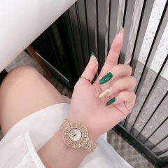 Royal Crown Hoa Tuyết |Nữ Giới |Mặt Xà Cừ Trắng |Dây Kim Loại Vàng Gold |Máy Pin (Quartz) |Size 36mm