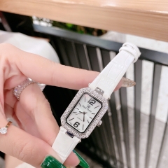 Royal Crown Mặt Chữ Nhật |Nữ Giới |Đính Đá |Dây Da Trắng |Máy Pin (Quartz) |Size 20x30mm