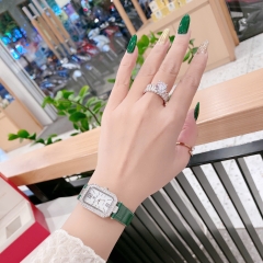 Royal Crown Mặt Chữ Nhật |Nữ Giới |Đính Đá |Dây Da Xanh Lá |Máy Pin (Quartz) |Size 20x30mm