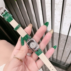 Royal Crown Mặt Chữ Nhật |Nữ Giới |Đính Đá |Dây Da Xanh Lá |Máy Pin (Quartz) |Size 20x30mm