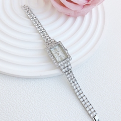 Royal Crown Mặt Chữ Nhật |Nữ Giới |Silver |Vòng Tay Đính Đá |Máy Pin (Quartz) |Size 20x35mm
