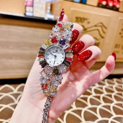 Royal Crown Mặt Full Đá Nhiều Màu |Nữ Giới |Lắc Tay Trắng Silver |Máy Pin (Quartz) |Size 36mm