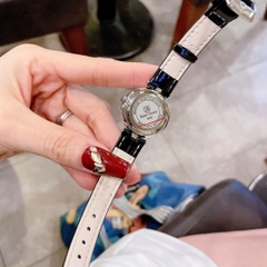Royal Crown Mặt Số La Mã |Nữ Giới |Đính Đá |Dây Da Đen |Máy Pin (Quartz) |Size 30mm