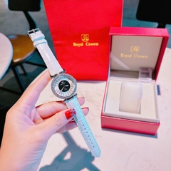 Royal Crown Mặt Tròn Đen |Nữ Giới |Đính Đá |Dây Da Trắng |Máy Pin (Quartz) |Size 35mm