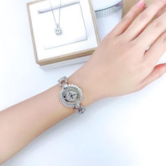 Royal Crown Mặt Tròn |Nữ Giới |Silver |Lắc Tay Đính Đá Trái Tim Trắng |Máy Pin (Quartz) |Size 33mm